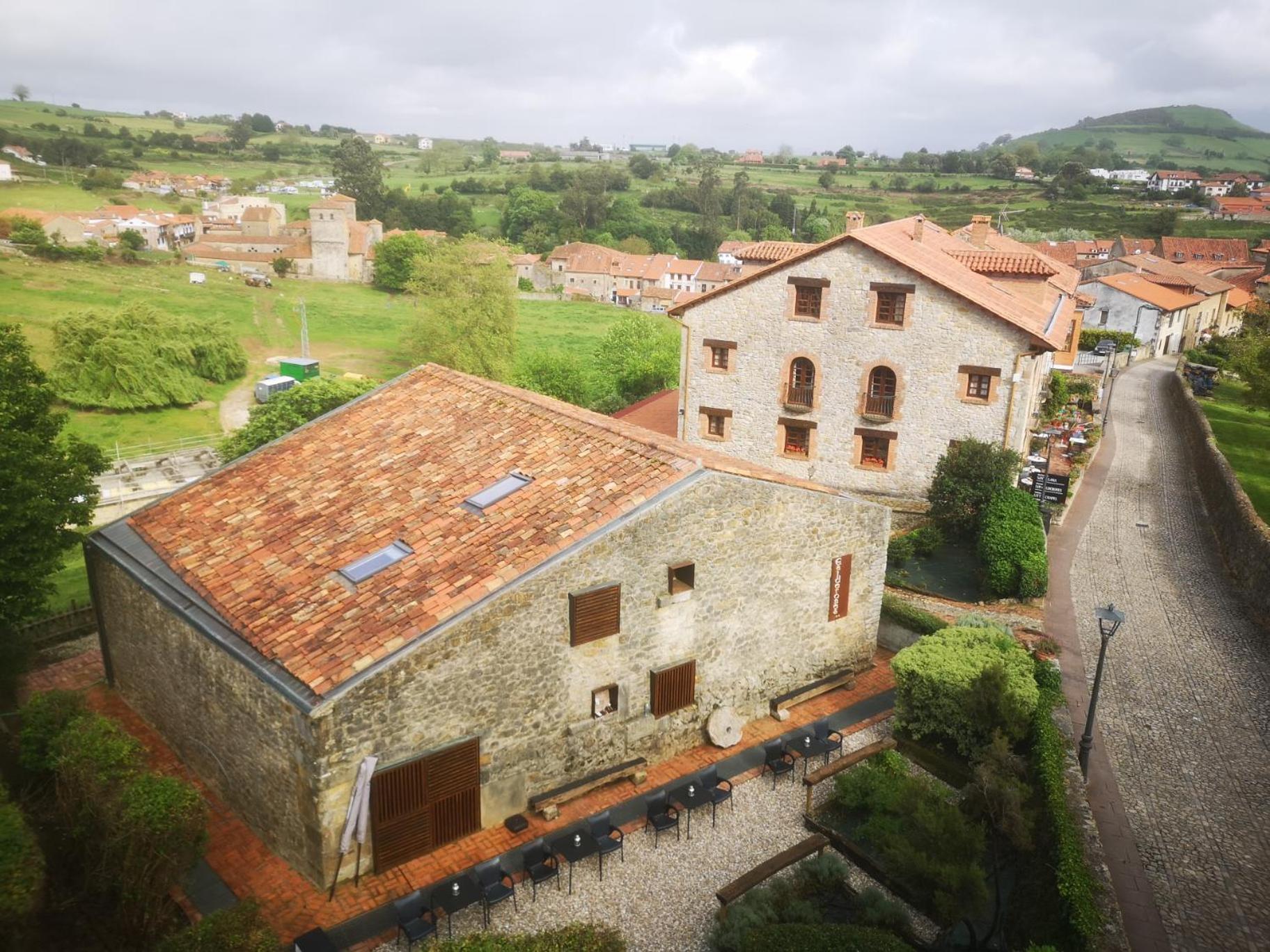 Hospederia Santillana Santillana del Mar Bagian luar foto